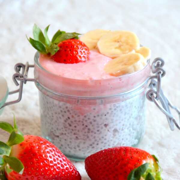 Truskawkowo-bananowy pudding chia