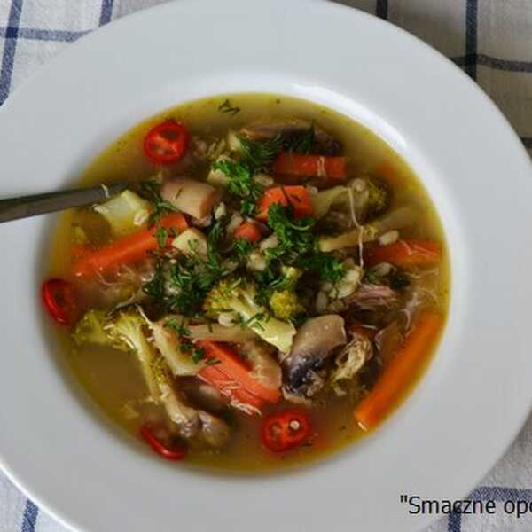 Wzmacniająca zupa warzywna