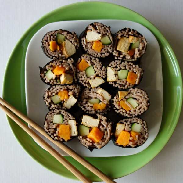 Sushi z makaronem soba (wegańskie!)