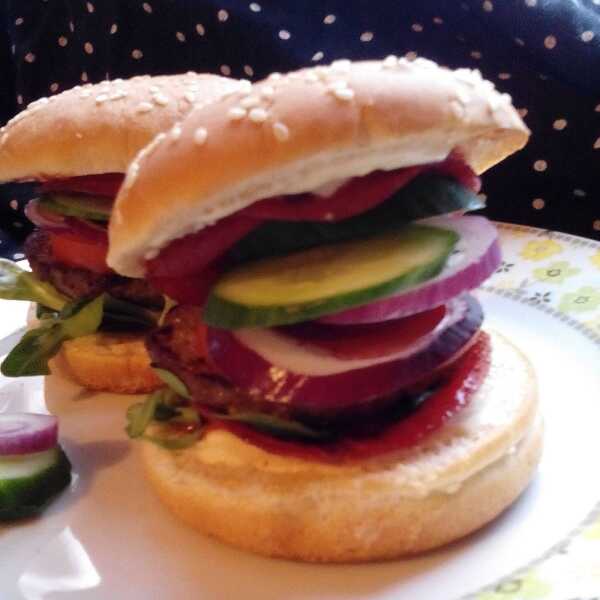 Hamburger z salami