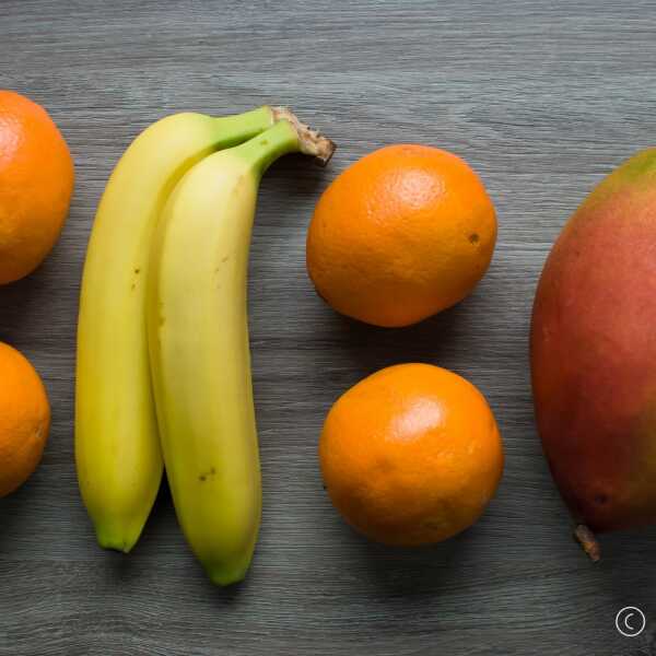 Koktajl mango z czerwoną pomarańczą