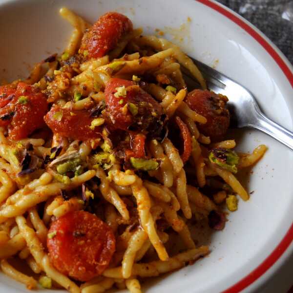 PASTA E VINO! Trofie z bottargą i pistacjowym pesto (Trofie con bottarga e pesto di pistacchi)