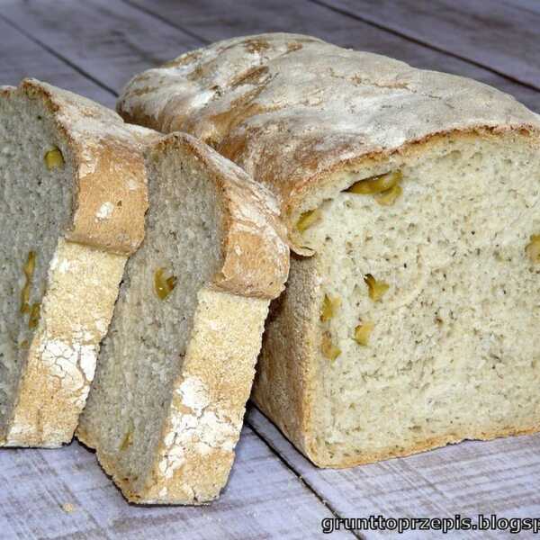 Chleb na drożdżach z oliwkami