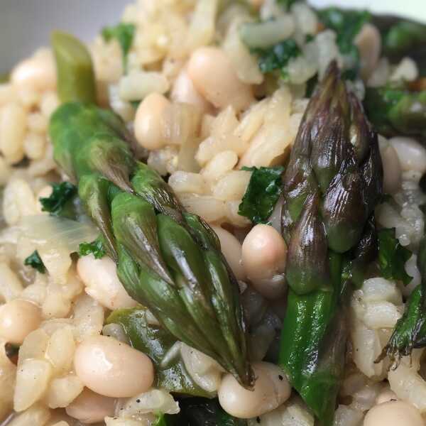 RISOTTO ZE SZPARAGAMI,FASOLĄ I JARMUŻEM 