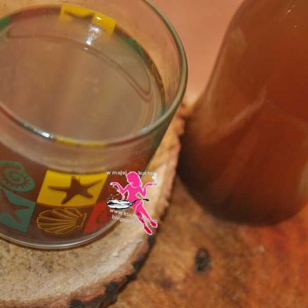 Miód z mniszka lekarskiego z cynamonem --- with dandelion honey and cinnamon