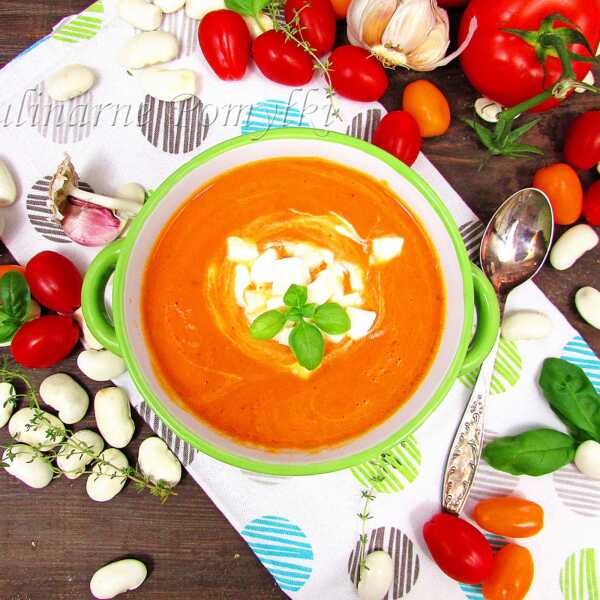 Zupa pomidorowa z białą fasolą