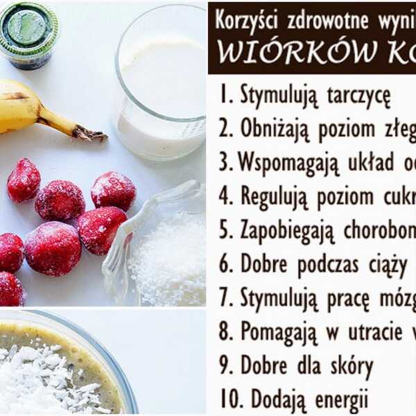 Pomarańcza + truskawki + sok z trawy pszenicznej + mleko roślinne + banan + wiórki kokosowe