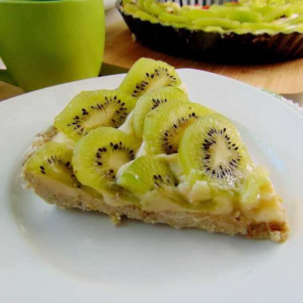 Tarta z budyniem waniliowym i kiwi