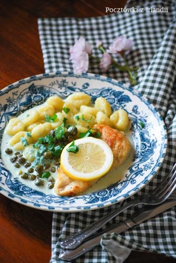 Piccata z kurczaka z czosnkiem, który zrobił się turkusowy