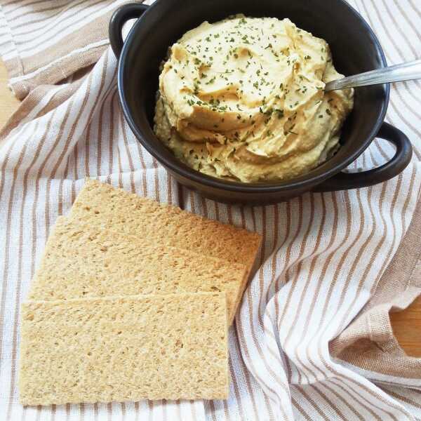 Co do chleba? Hummus, czyli pasta z ciecierzycy!