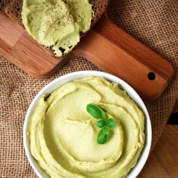 Hummus z awokado