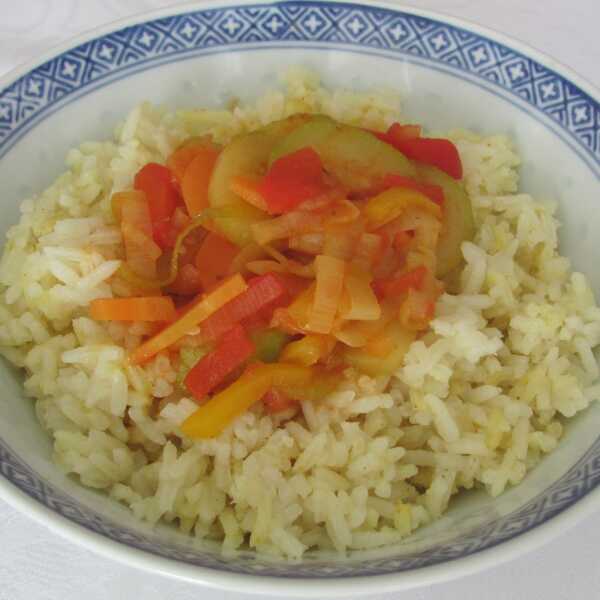 Ryż z warzywami z woka