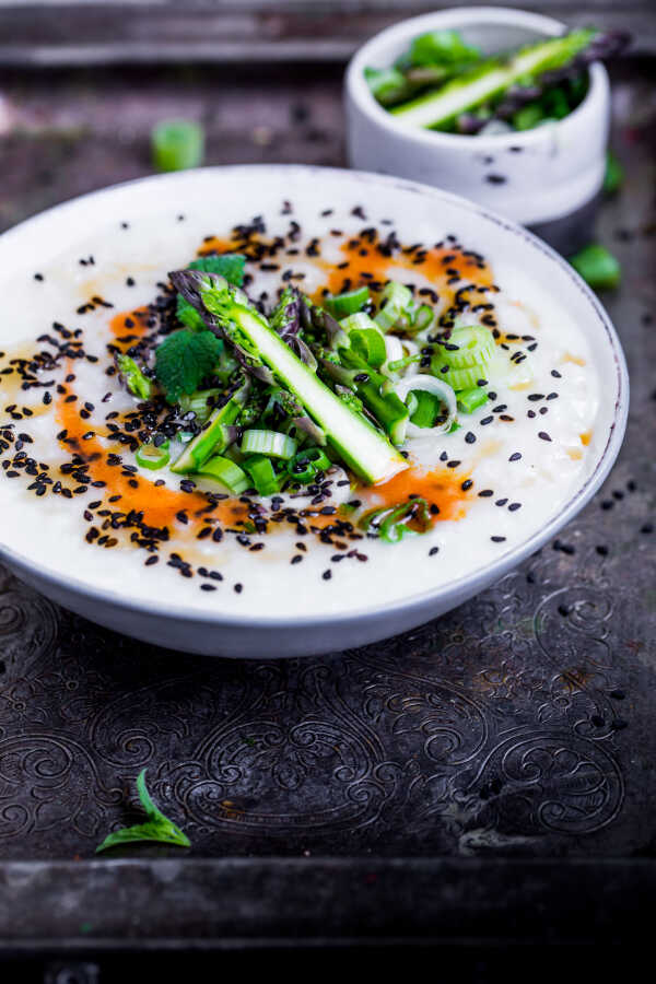 PYSZNE CONGEE ZE SZPARAGAMI, IMBIREM I MIŁOŚCIĄ