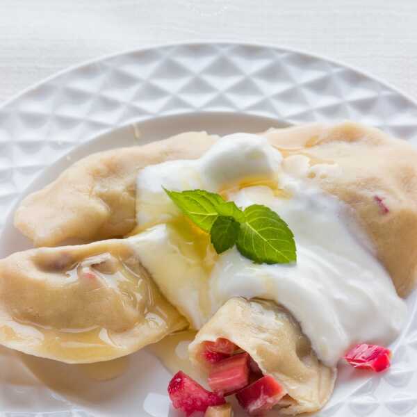 Pierogi z rabarbarem