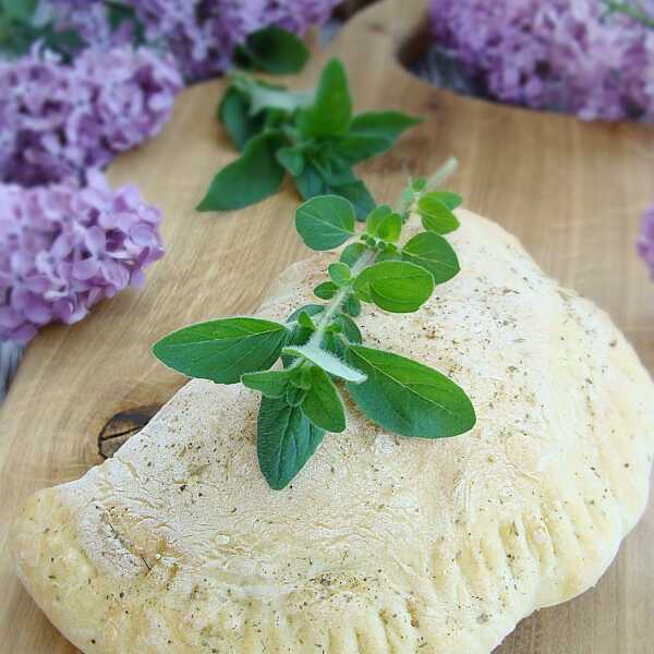 Empanadas z pieczarkami i oliwkami