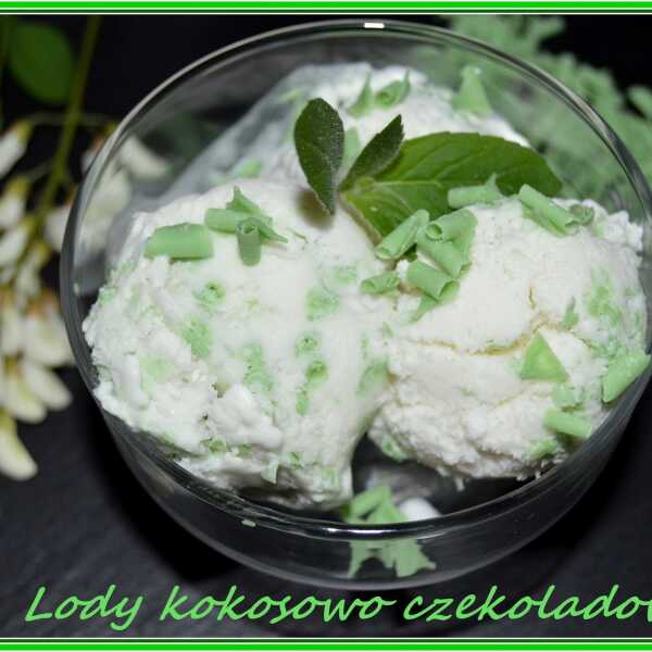 Kokosowe lody z zieloną czekoladą