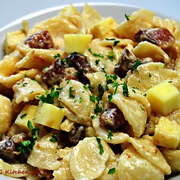 Orecchiette con bacon e oscypek 