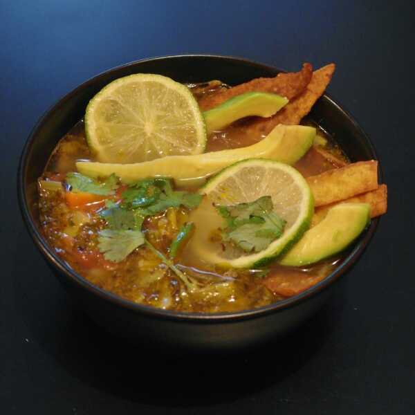 Sopa de lima - jukatańska zupa cytrusowa