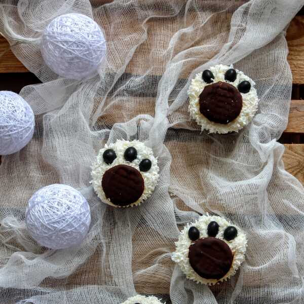 Muffinki na Dzień dziecka- Polar bear paw cupcakes