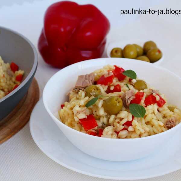 Risotto z tuńczykiem i oliwkami