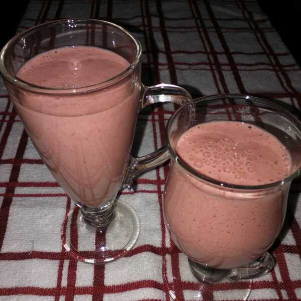 TRUSKAWKOWE SMOOTHIE