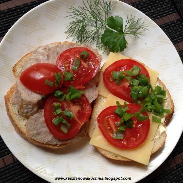 Kanapki z serem, kiełbasą i pomidorem (2)