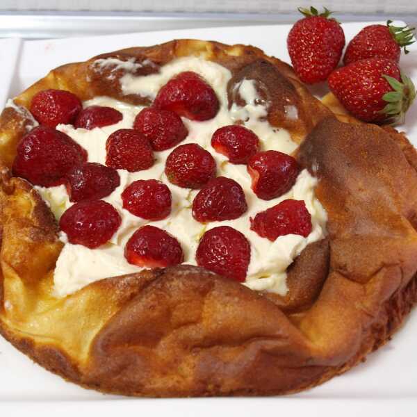 Dutch baby z truskawkami i mascarpone