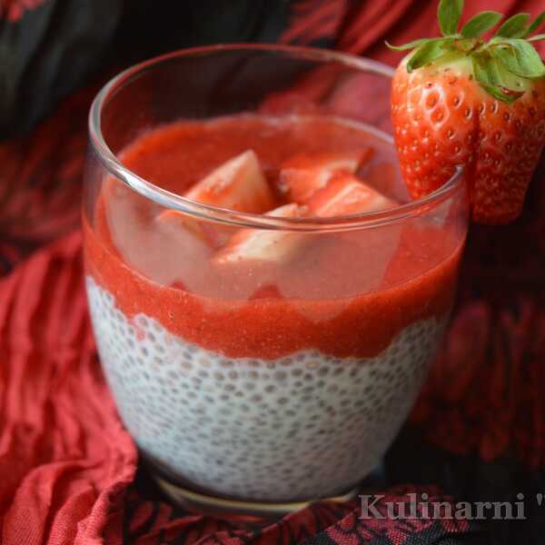 Truskawkowy pudding chia 