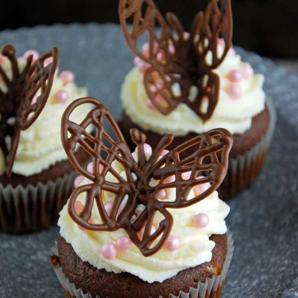 Muffiny z czekoladowymi motylami 