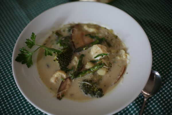Tajska zupa curry z warzywami