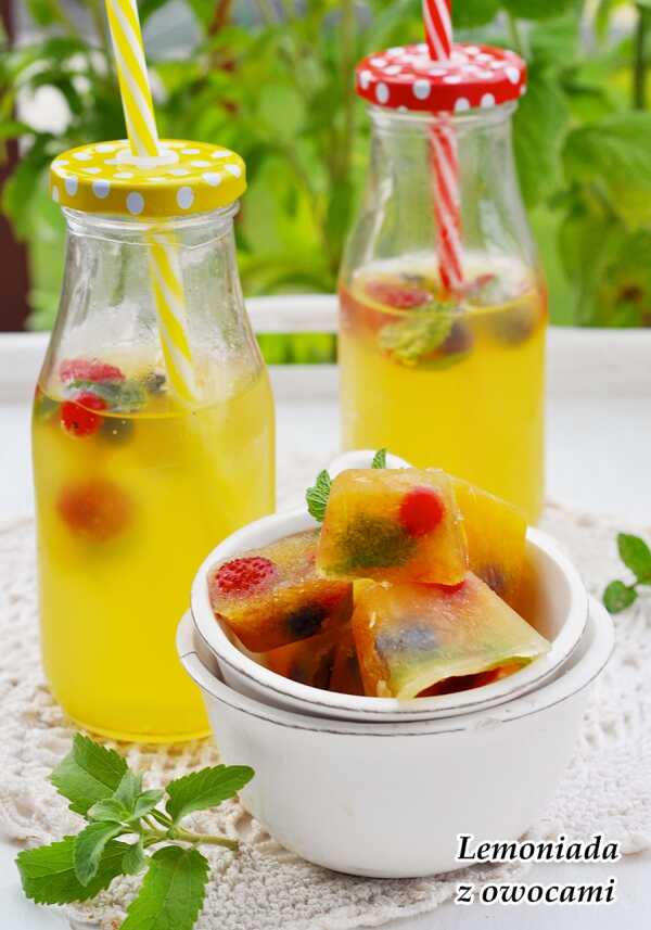 Lemoniada z owocami