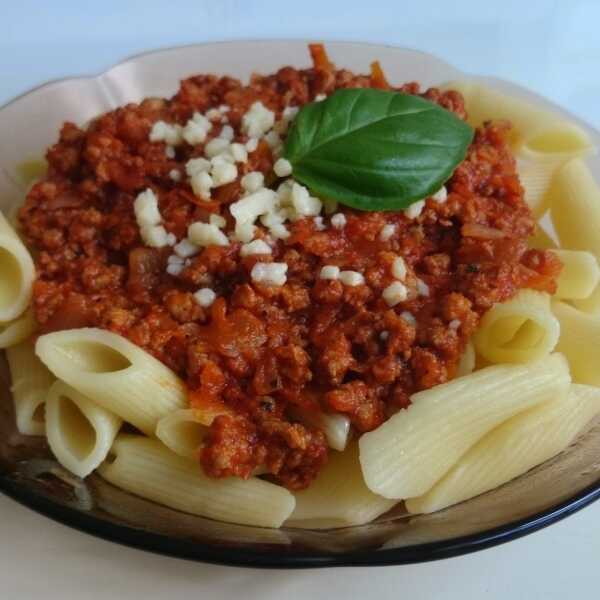 Penne rigate z sosem bolognese