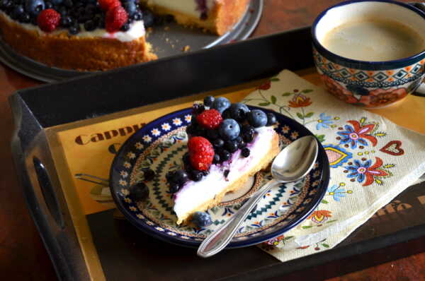 Tarta na kruchym cieście z budyniem i owocami