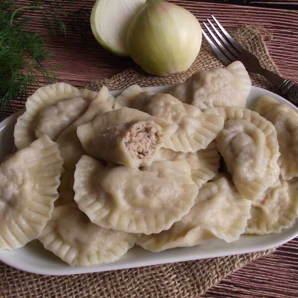  Pierogi z mięsem i kapustą 