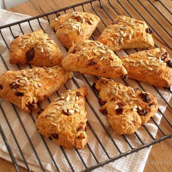 Szybkie bułeczki na leniwe śniadanie. Scones