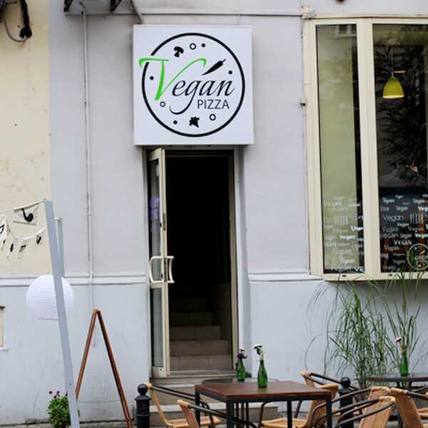 Wegańskie miejsca w Warszawie - Vegan Pizza i N'Ice Cream Factory