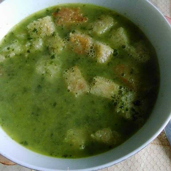 Zupa jarmużowo-brokułowa