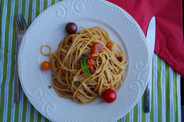 Jednogarnkowe ekspresowe spaghetti