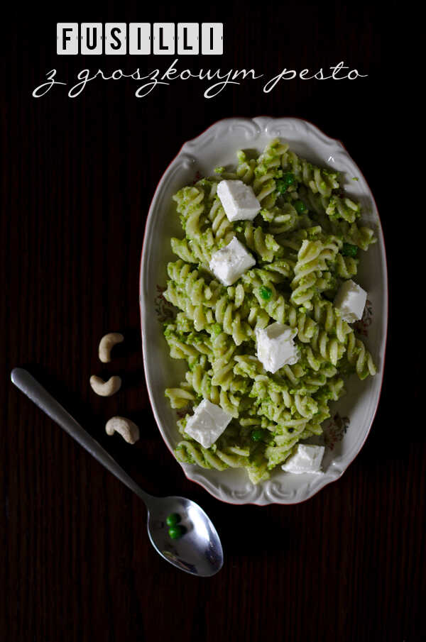 Szybki wege obiad – fusilli z groszkowym pesto