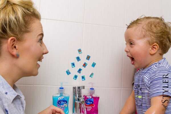 5 sprawdzonych sposobów na to, by dziecko polubiło mycie rąk
