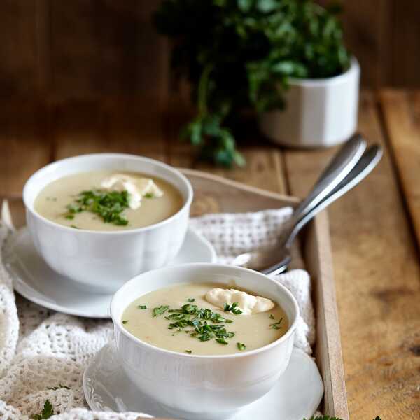 Zupa-krem ziemniaczana z pieczonym czosnkiem