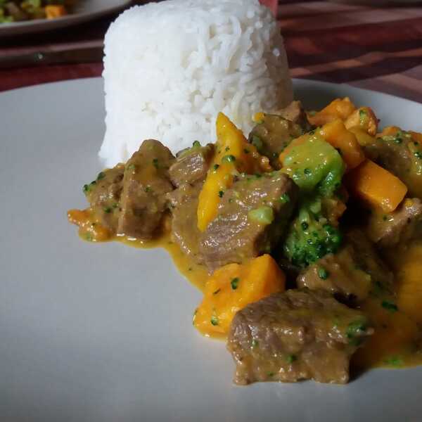 Beef red curry 