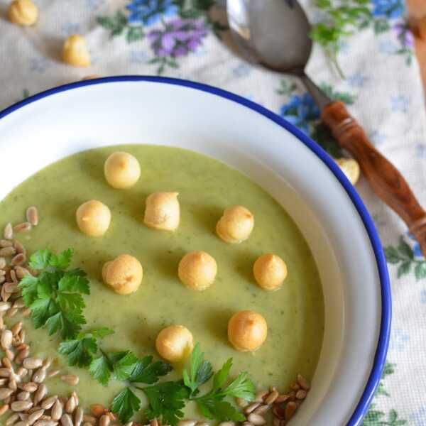 Kremowa zupa z cukinii i sera camembert