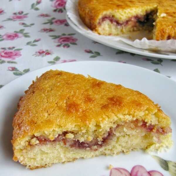 Coconut and raspberry cake/slice...