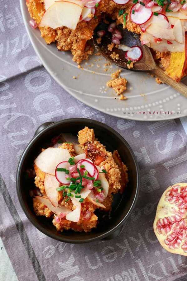 Sałatka z kaszy quinoa z pieczoną dynią i marchewką