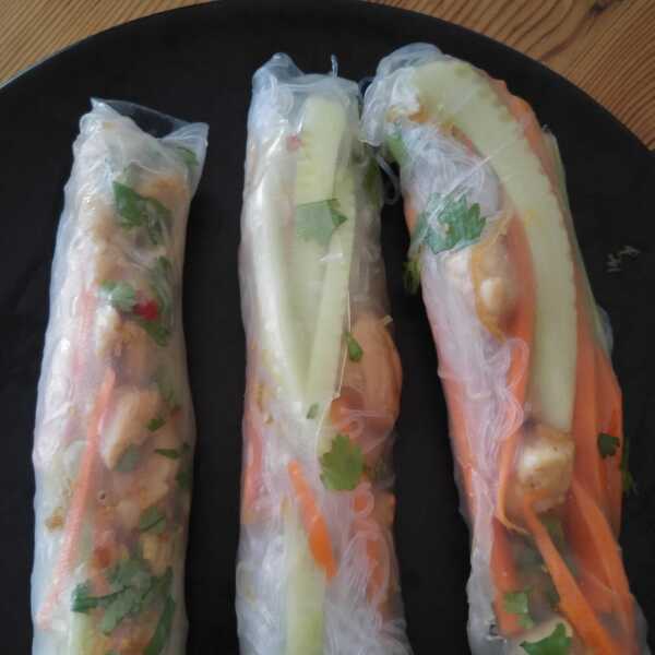 WIETNAM: Summer rolls z kurczakiem i trawą cytrynową