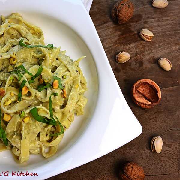 Tagliatelle z pistacjowym pesto