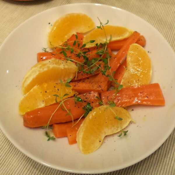 Sałatka marchewkowo pomarańczowa z tymiankiem / Carrot – orange salad with thyme