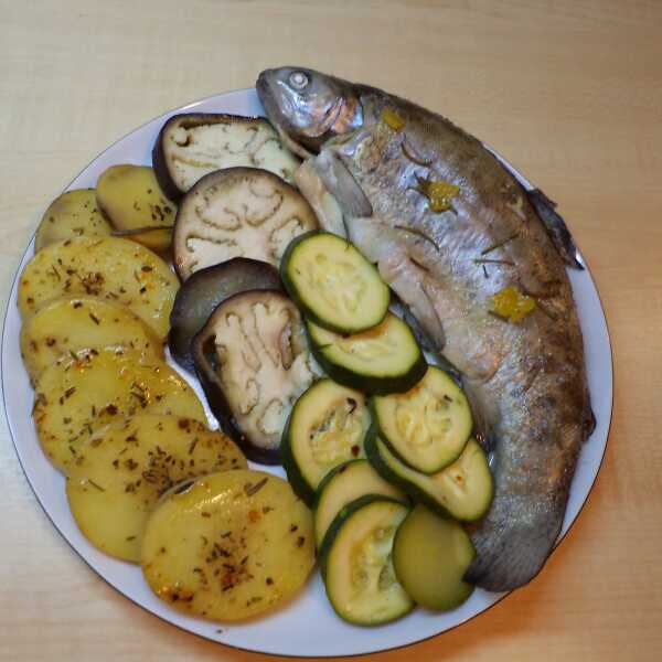 Ryba na parze - dla tych co na diecie i warzywa w gratisie/Fish on steam - for those on a diet and vegetable bonus