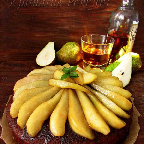 Czekoladowo - rumowe ciasto z karmelizowanymi gruszkami